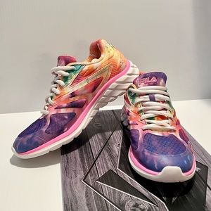 Like new Fila tennis shoes only worn a few times